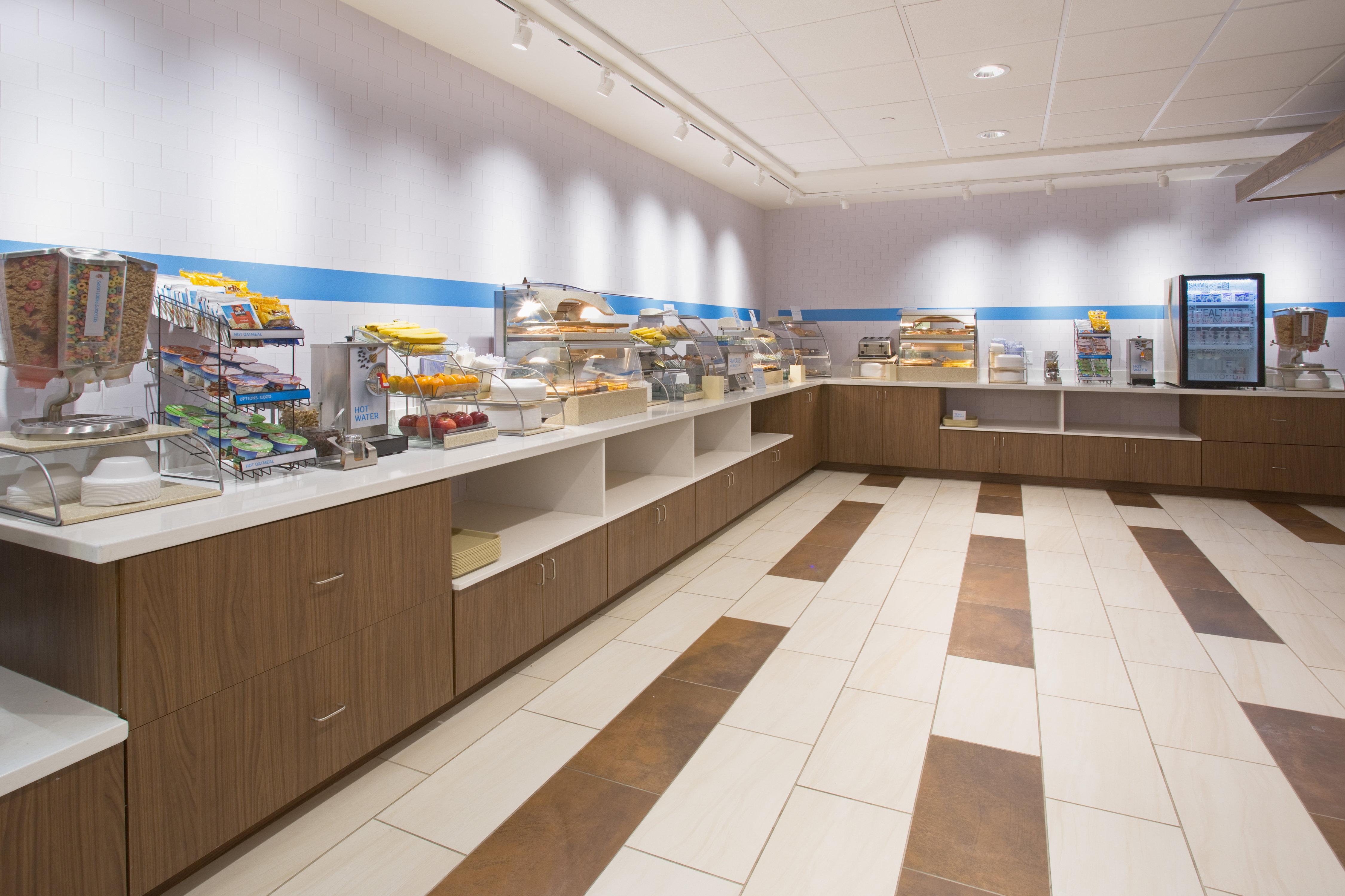 Holiday Inn Express & Suites - Marshalltown By Ihg Екстериор снимка