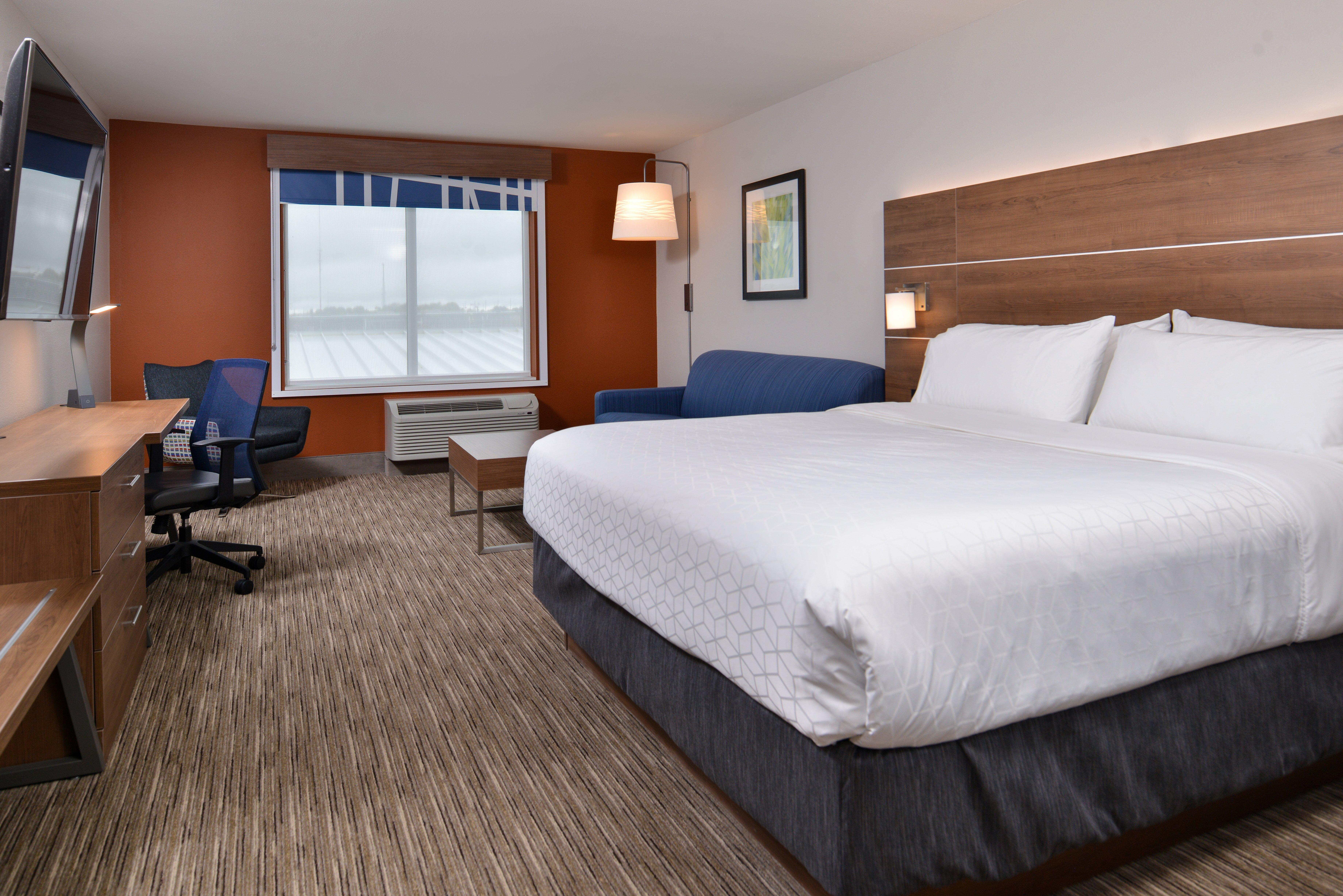 Holiday Inn Express & Suites - Marshalltown By Ihg Екстериор снимка