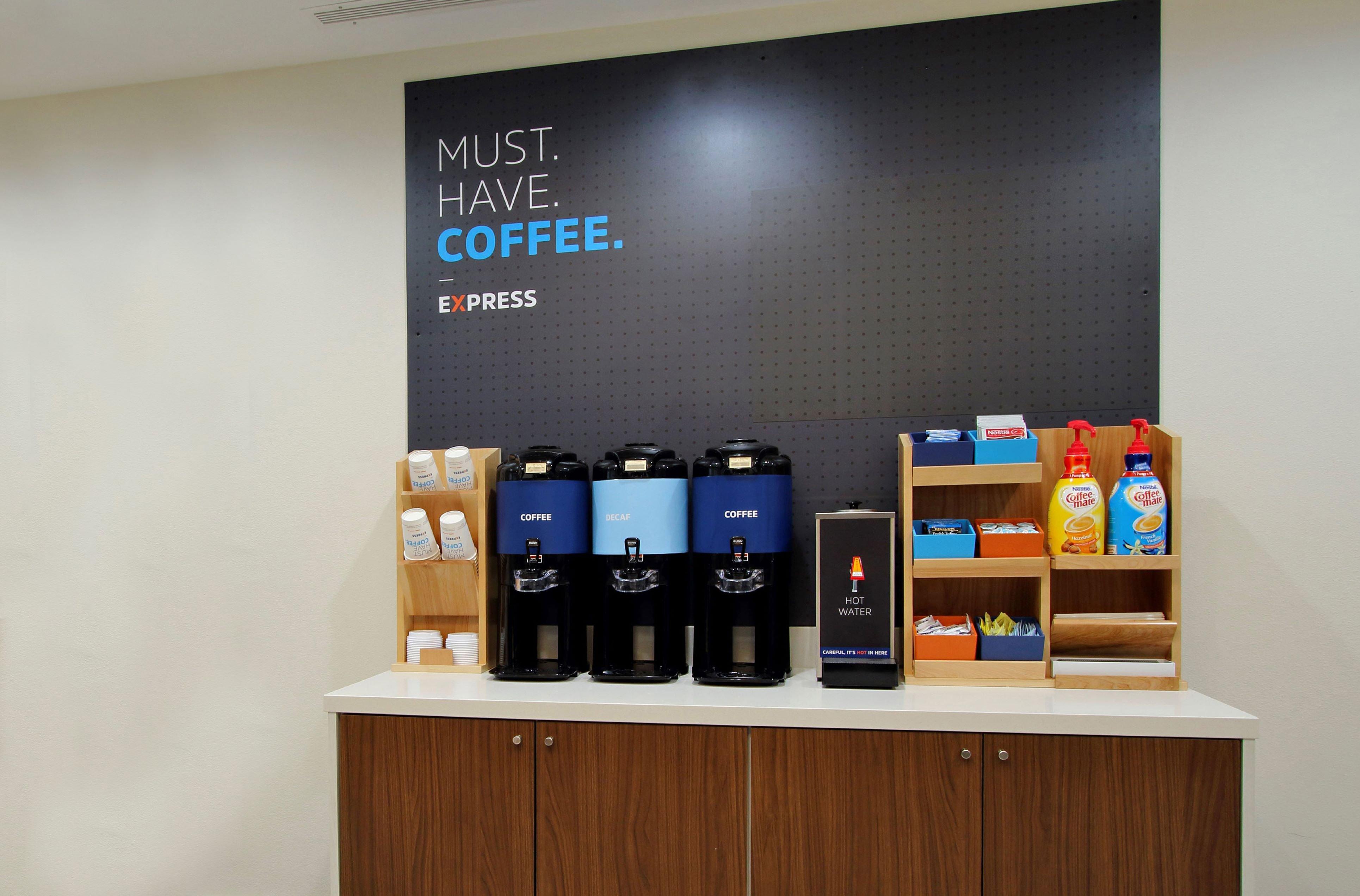 Holiday Inn Express & Suites - Marshalltown By Ihg Екстериор снимка