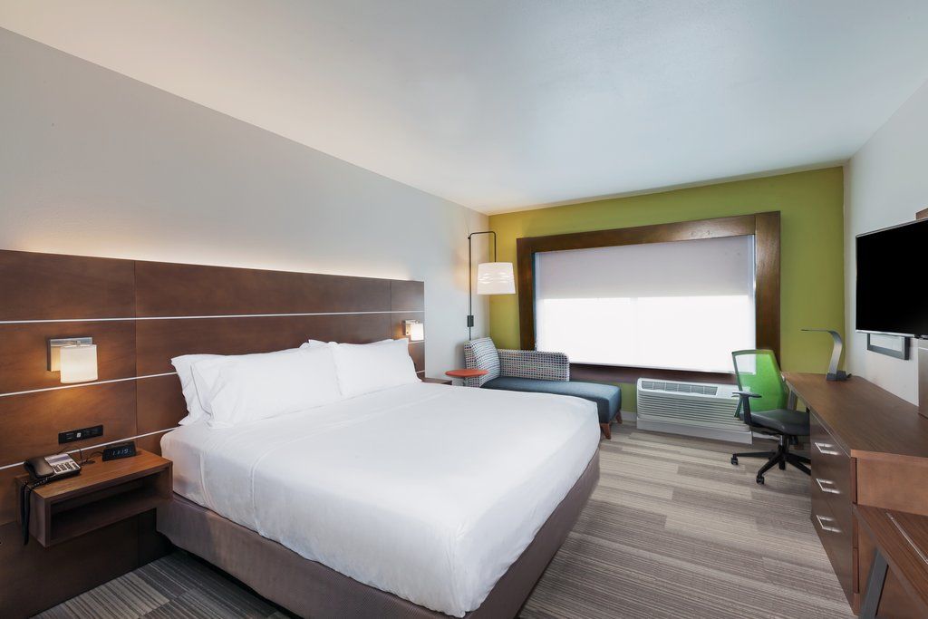 Holiday Inn Express & Suites - Marshalltown By Ihg Екстериор снимка